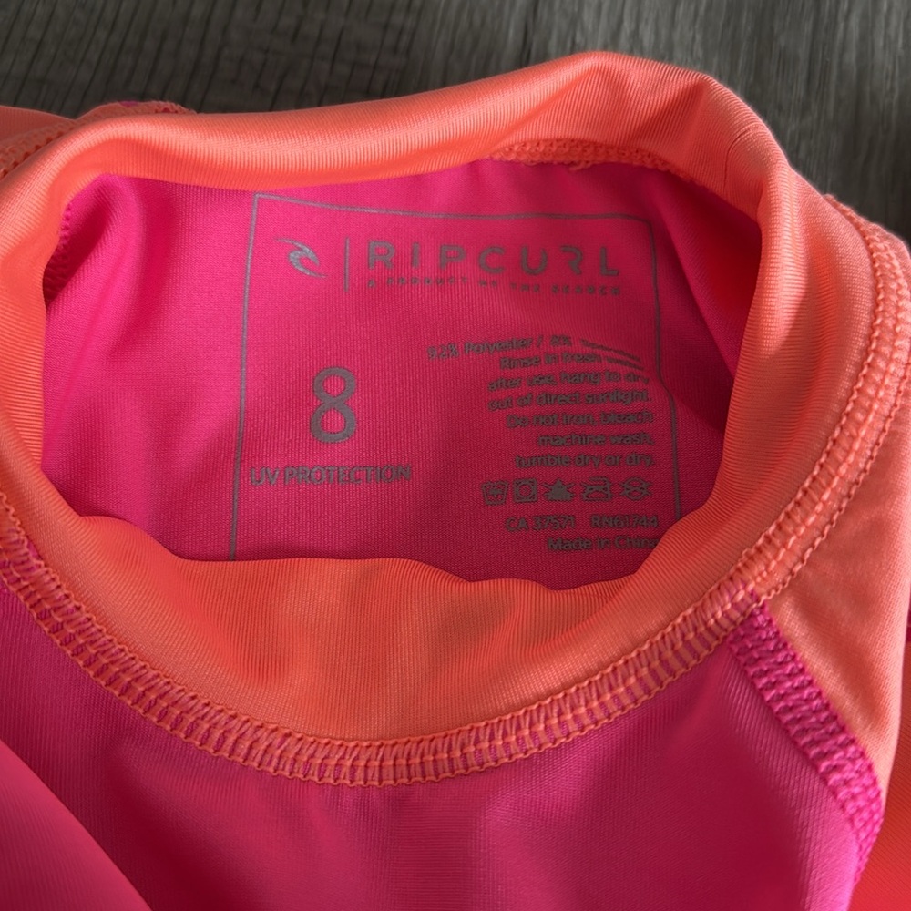 Girls Rip Curl Rashguard - Picture 3 of 4